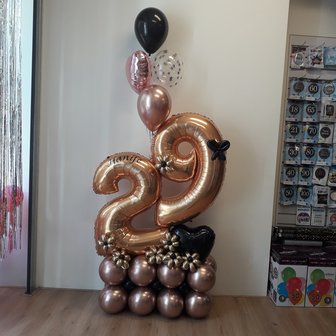 Lovedeco - Cijfer ballonboeket Hanife 29 jaar goud, zwart en chrome rose goud