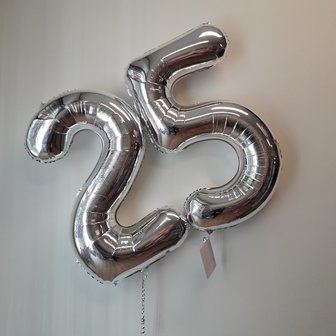 Lovedeco - Medium cijfer helium ballonnen, 25 zilver