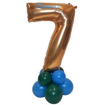 Lovedeco - Mega cijfer ballonpilaar 7 Blauw, groen en goud met naam Denoah