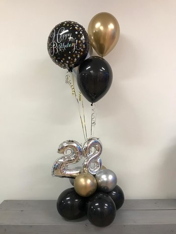 Lovedeco - Bescheiden cijfer ballonboeket 28 jaar met extra folie ballon toegevoegd